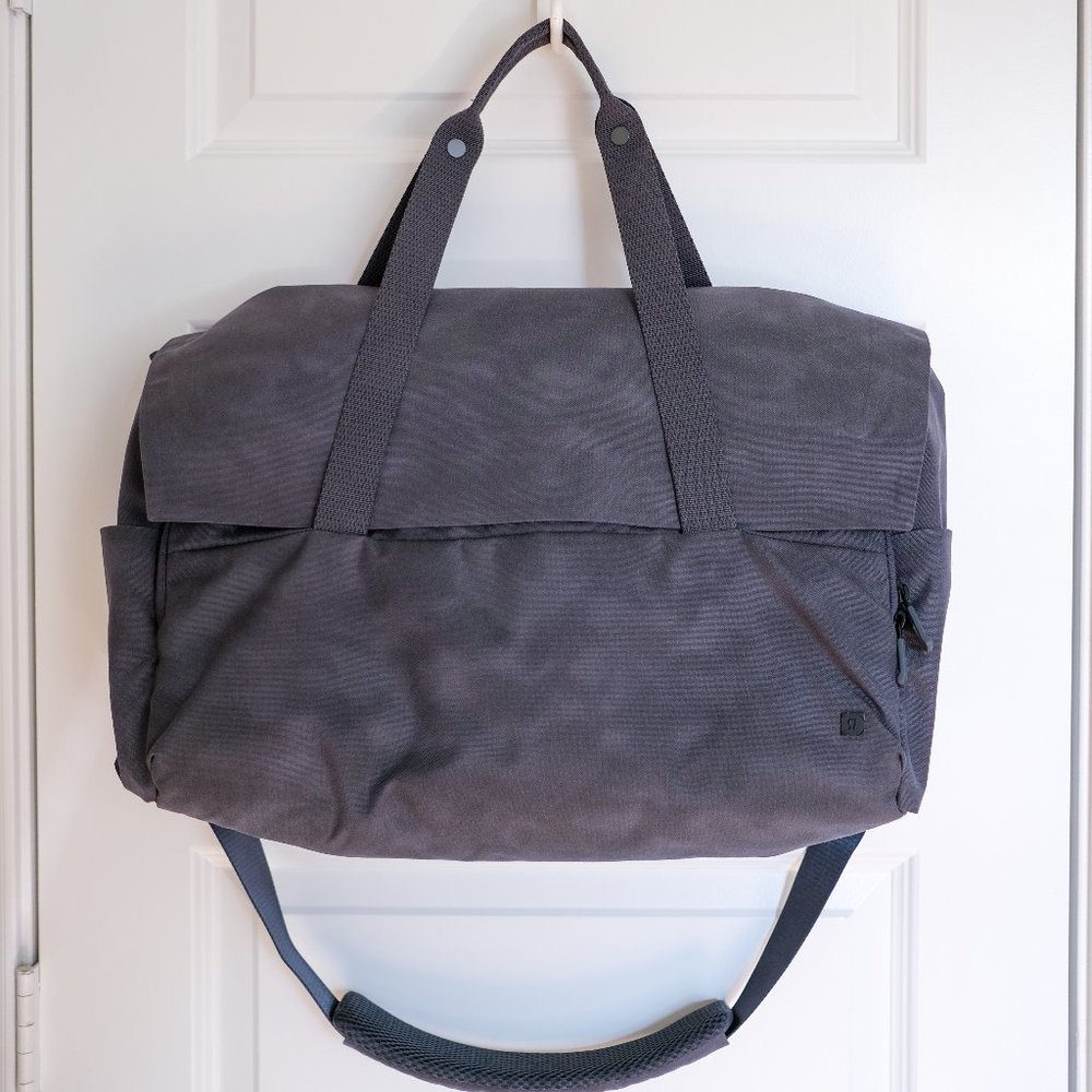 lululemon Early Embark Duffel Bag - Grey, Water Repellent
